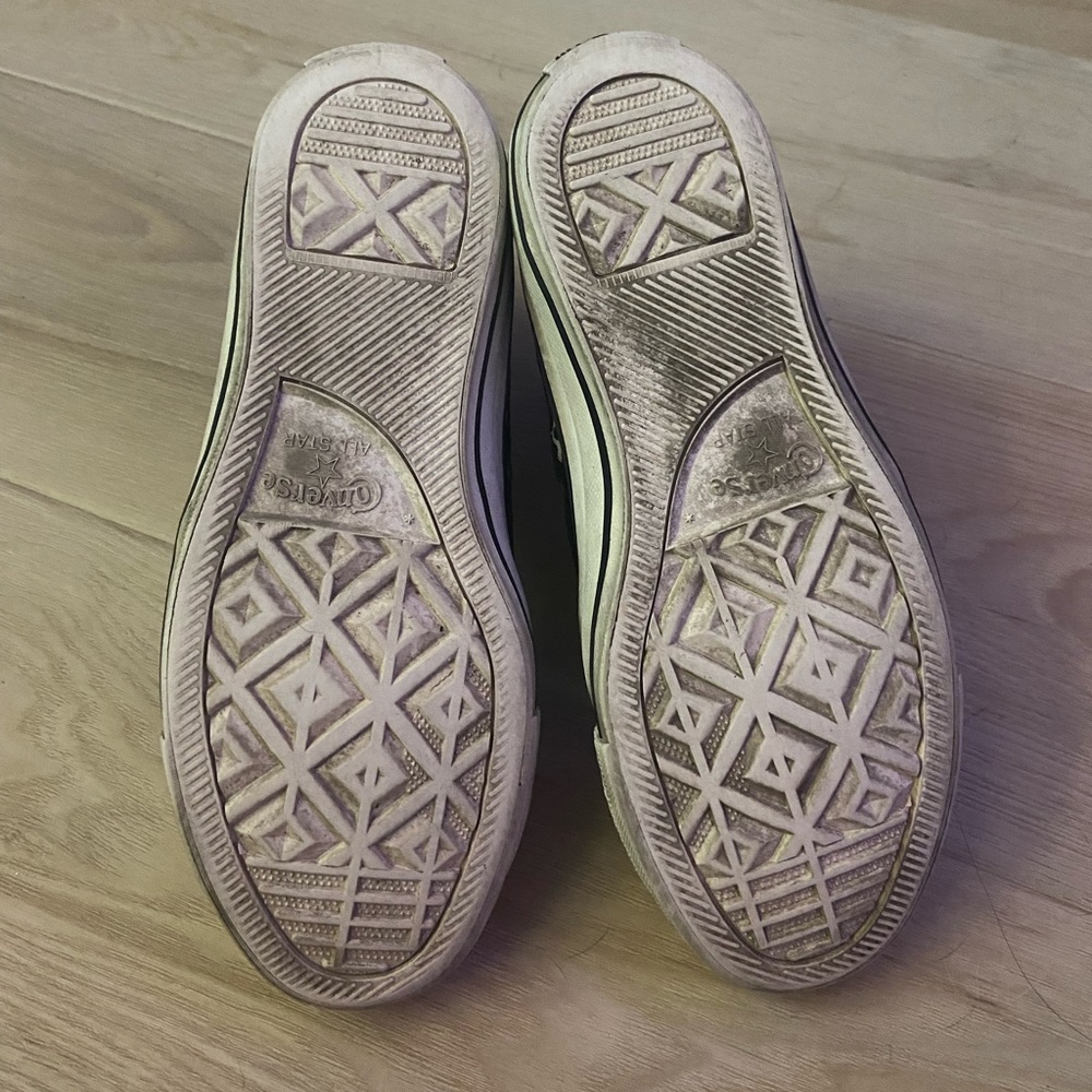 RARE Vintage Velvet Patterned Converse - Picture 3 of 4